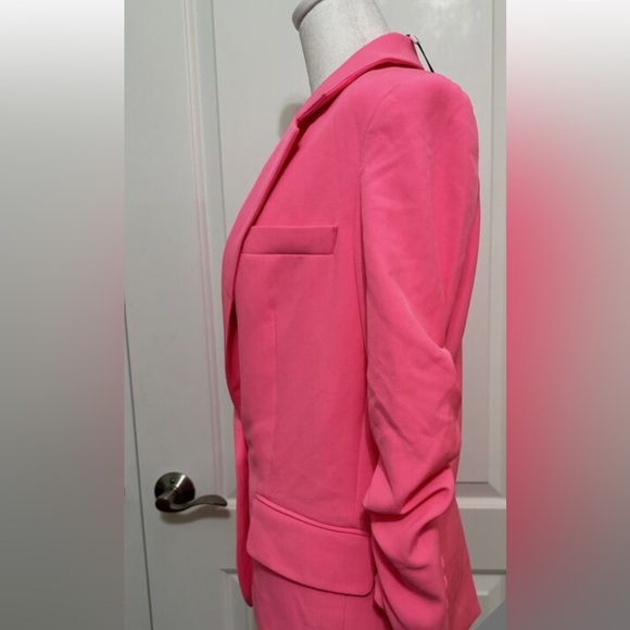 Generation Love “Madison Crepe Blazer, Ultra Pink with matching shorts 🌺🎀🩷 XS - Picture 5 of 13